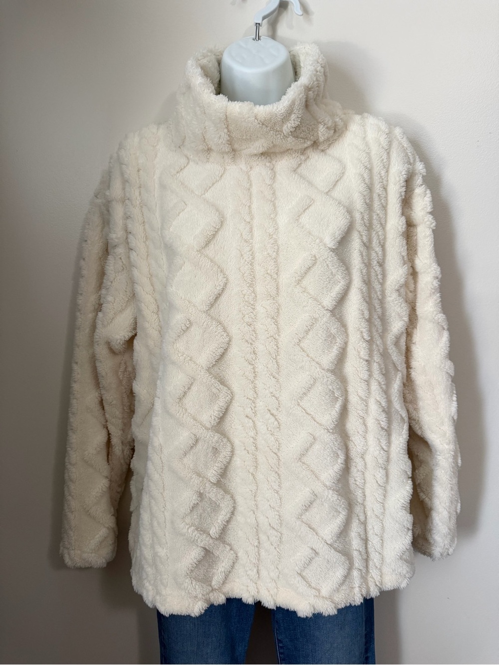 Eddie Bauer Cream Textured Turtleneck Sweater